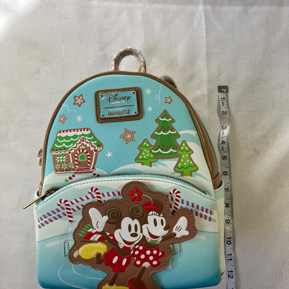 NWT Loungefly Mickey & Friends Holiday Collection Scented Backpack - Picture 14 of 15